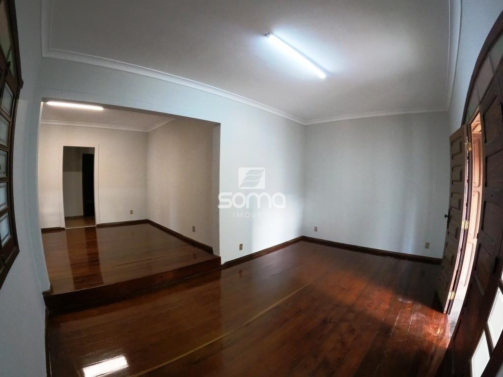 Casa para aluguel no Centro: 