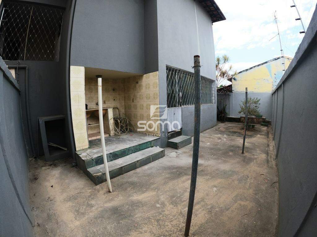 Casa para aluguel no Centro: