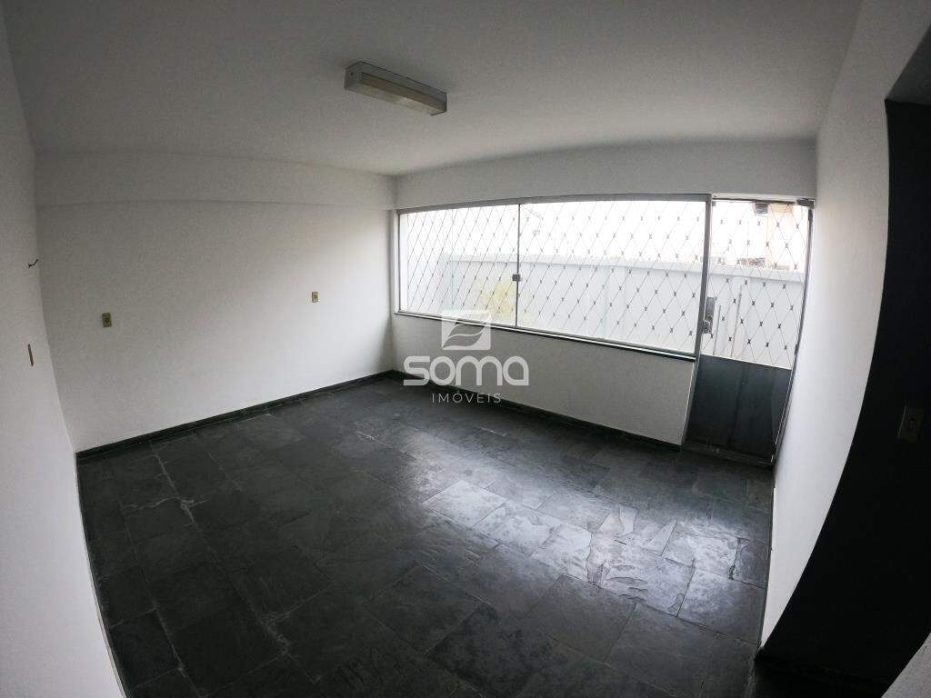 Casa para aluguel no Centro:
