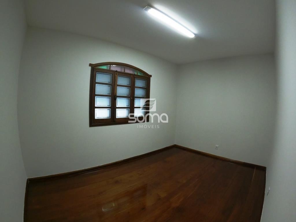 Casa para aluguel no Centro: 