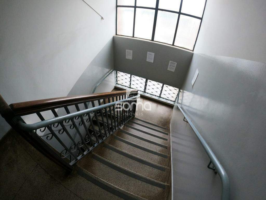 Sala para aluguel no Centro: 