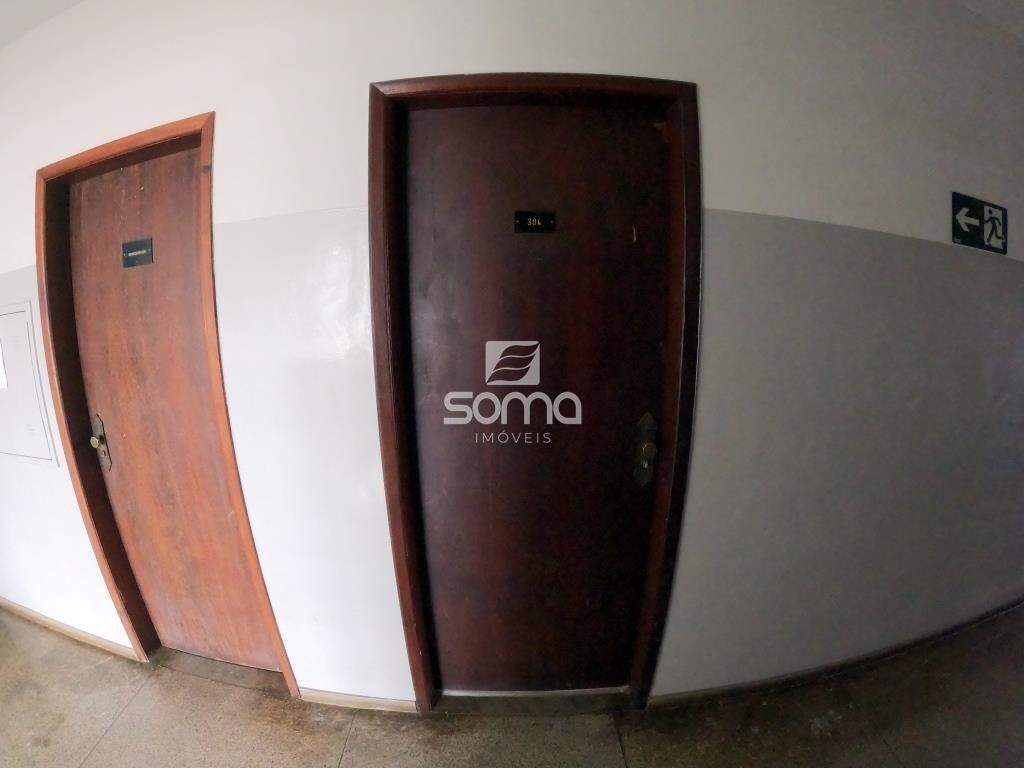 Sala para aluguel no Centro: 