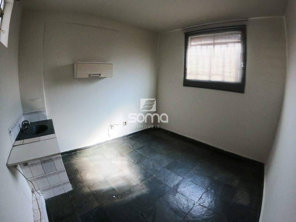 Quitinete para aluguel no Centro: 