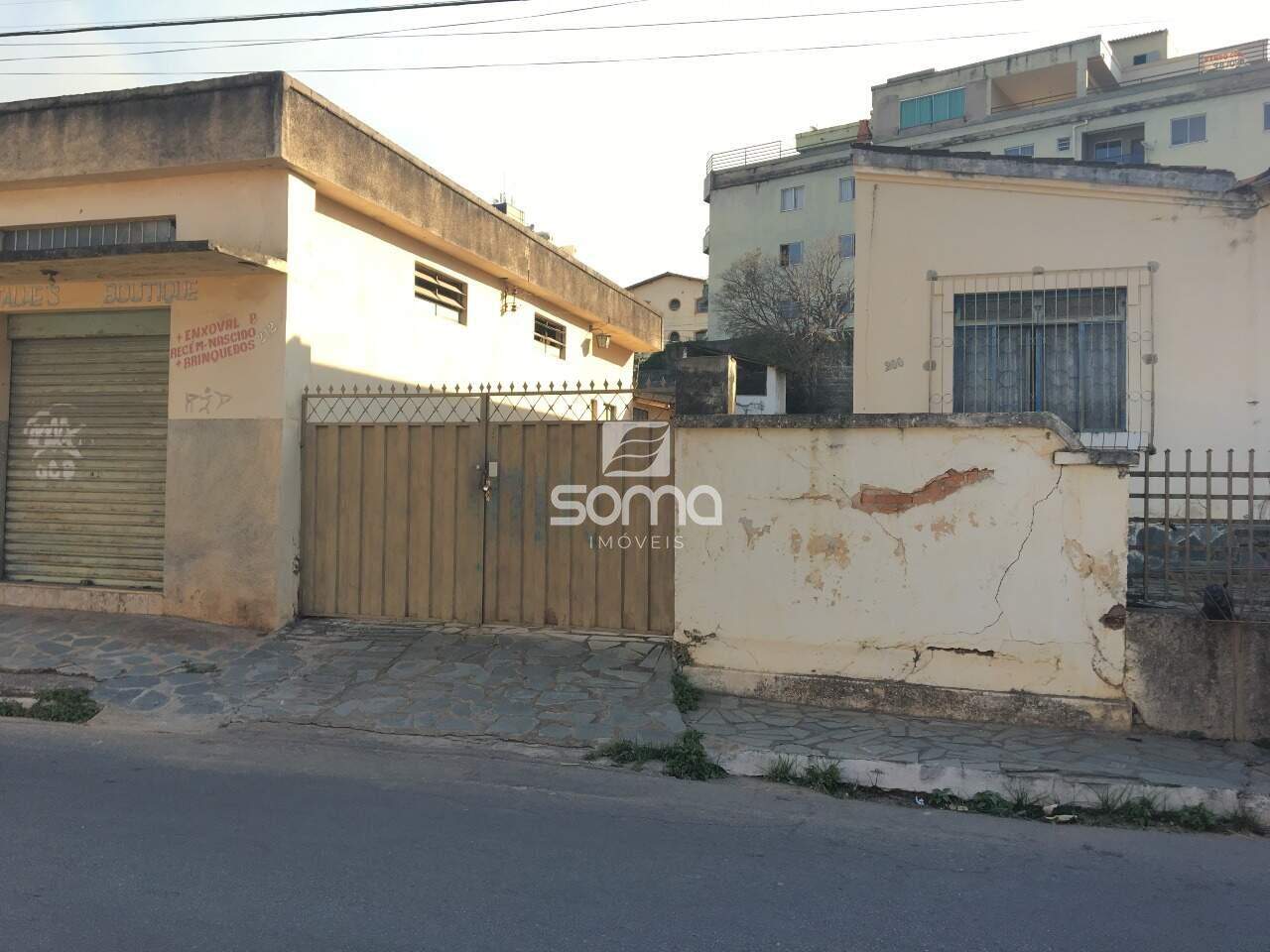 Terreno / Área à venda no Názia I: 