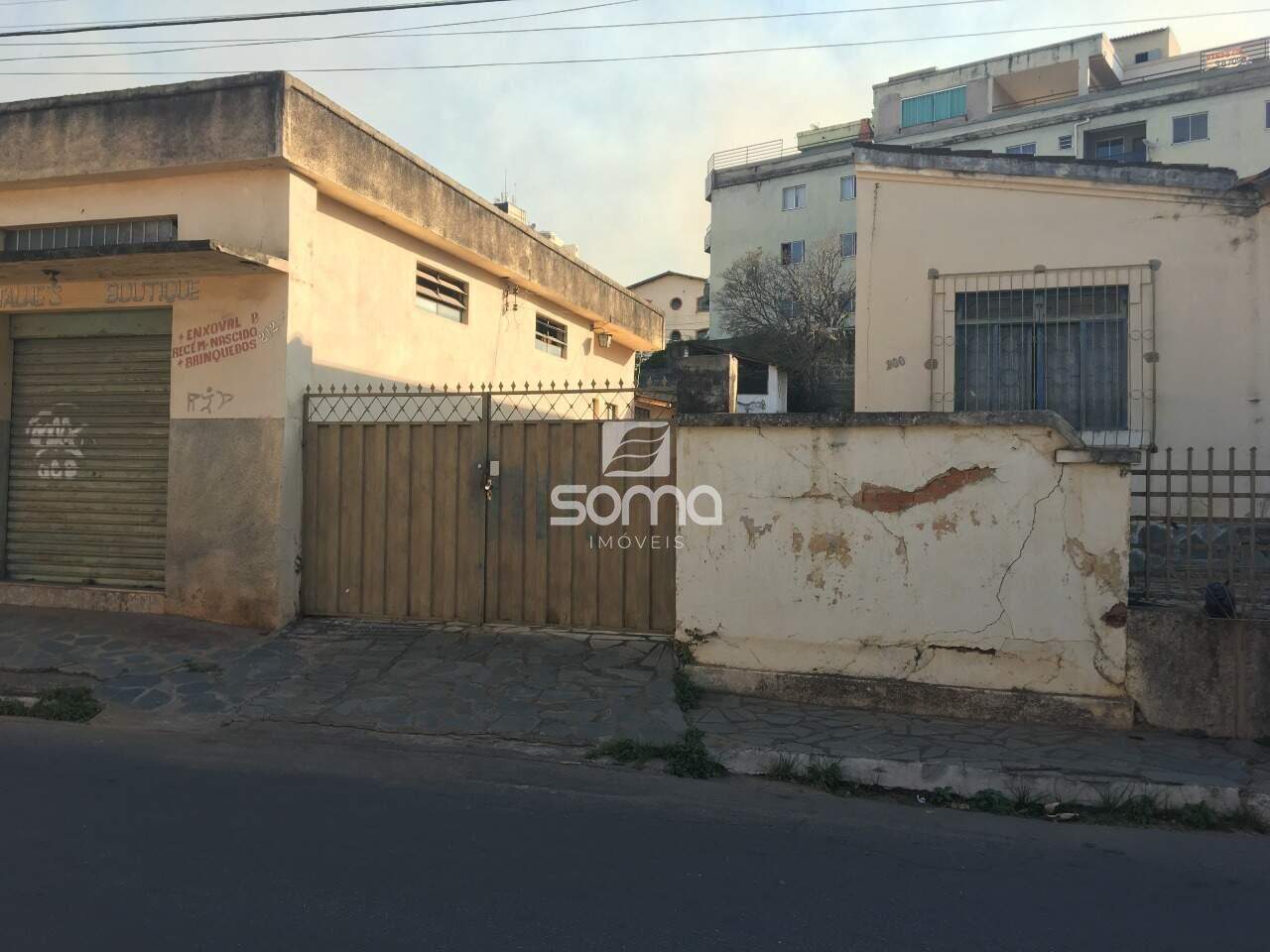 Terreno / Área à venda no Názia I: 