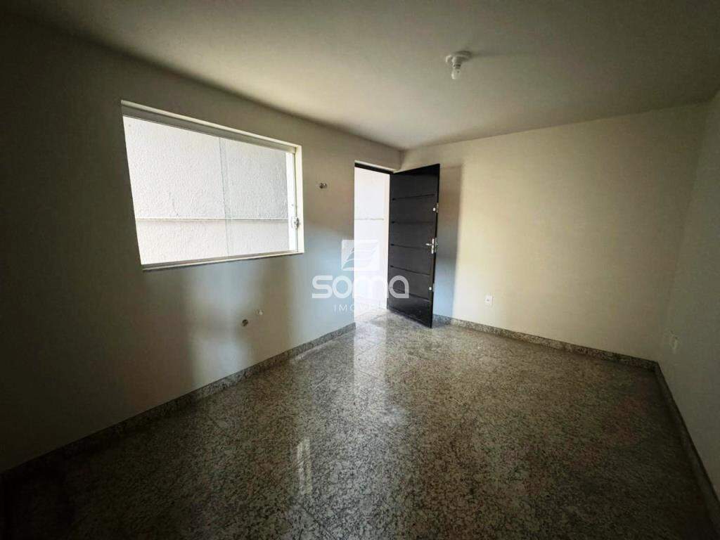 Loja para aluguel no Názia I: 