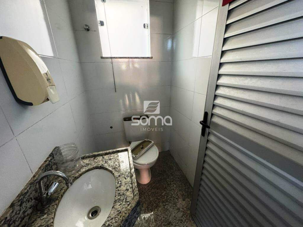 Loja para aluguel no Názia I: 