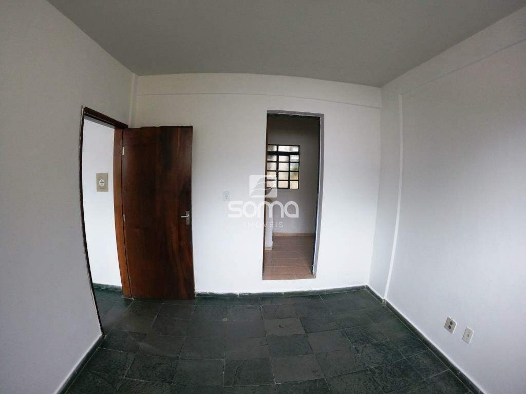 Quitinete para aluguel no Centro: 