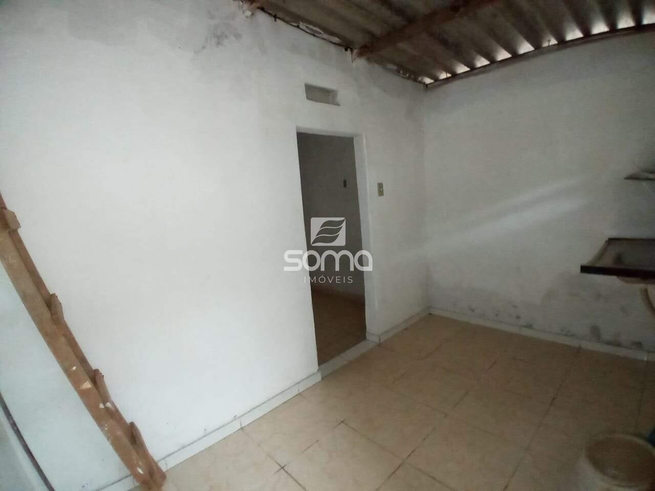 Casa à venda no Célvia: 