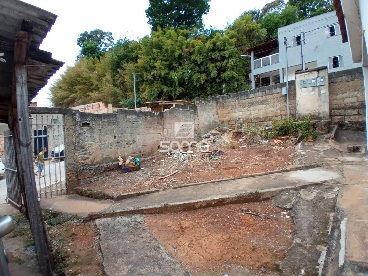 Casa à venda no Célvia: 