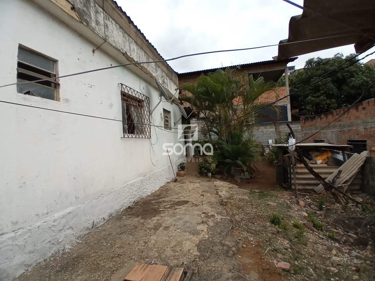 Casa à venda no Célvia: 