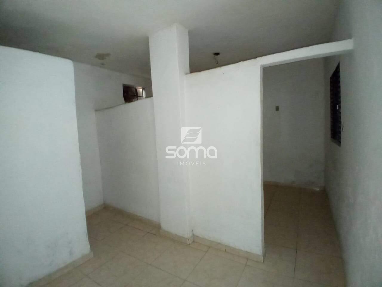 Casa à venda no Célvia: 