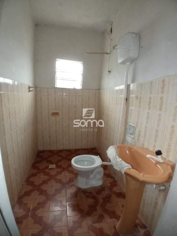 Casa à venda no Célvia: 