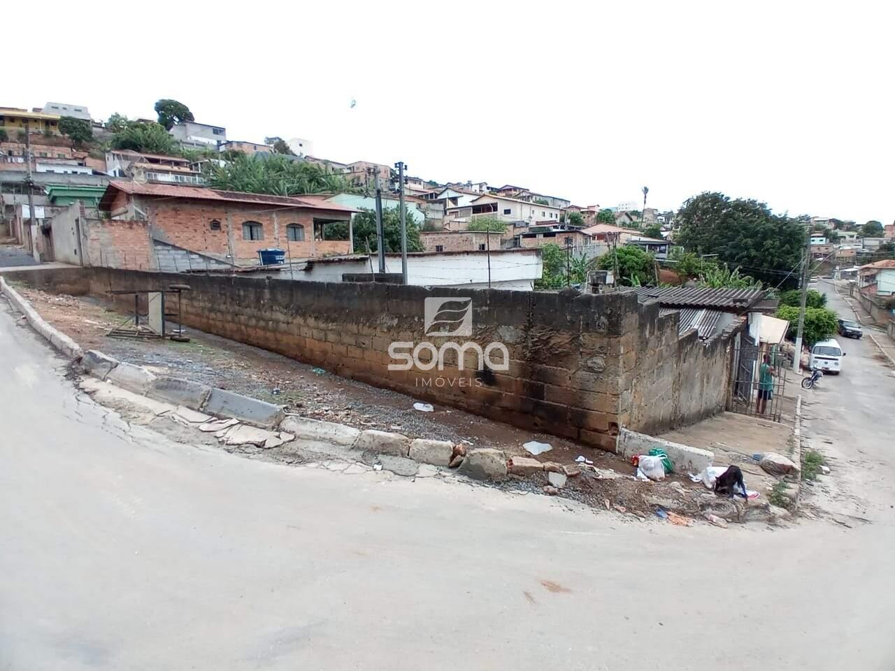 Casa à venda no Célvia: 