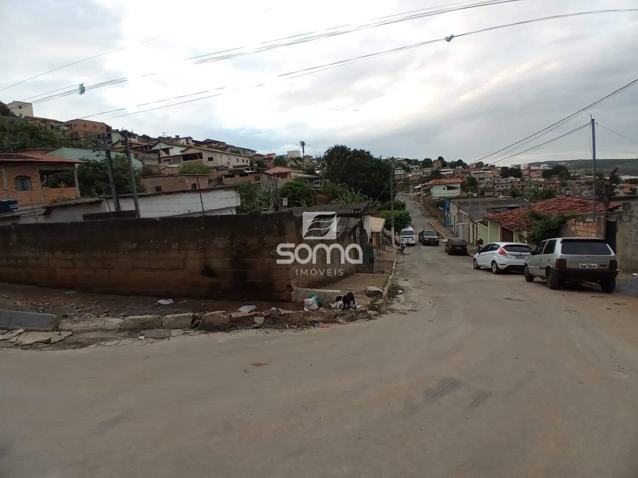 Casa à venda no Célvia: 