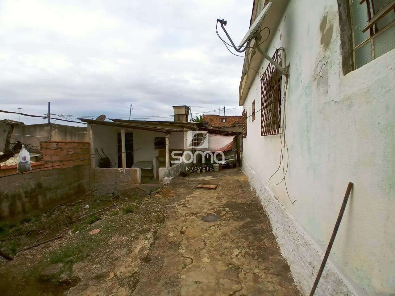 Casa à venda no Célvia: 