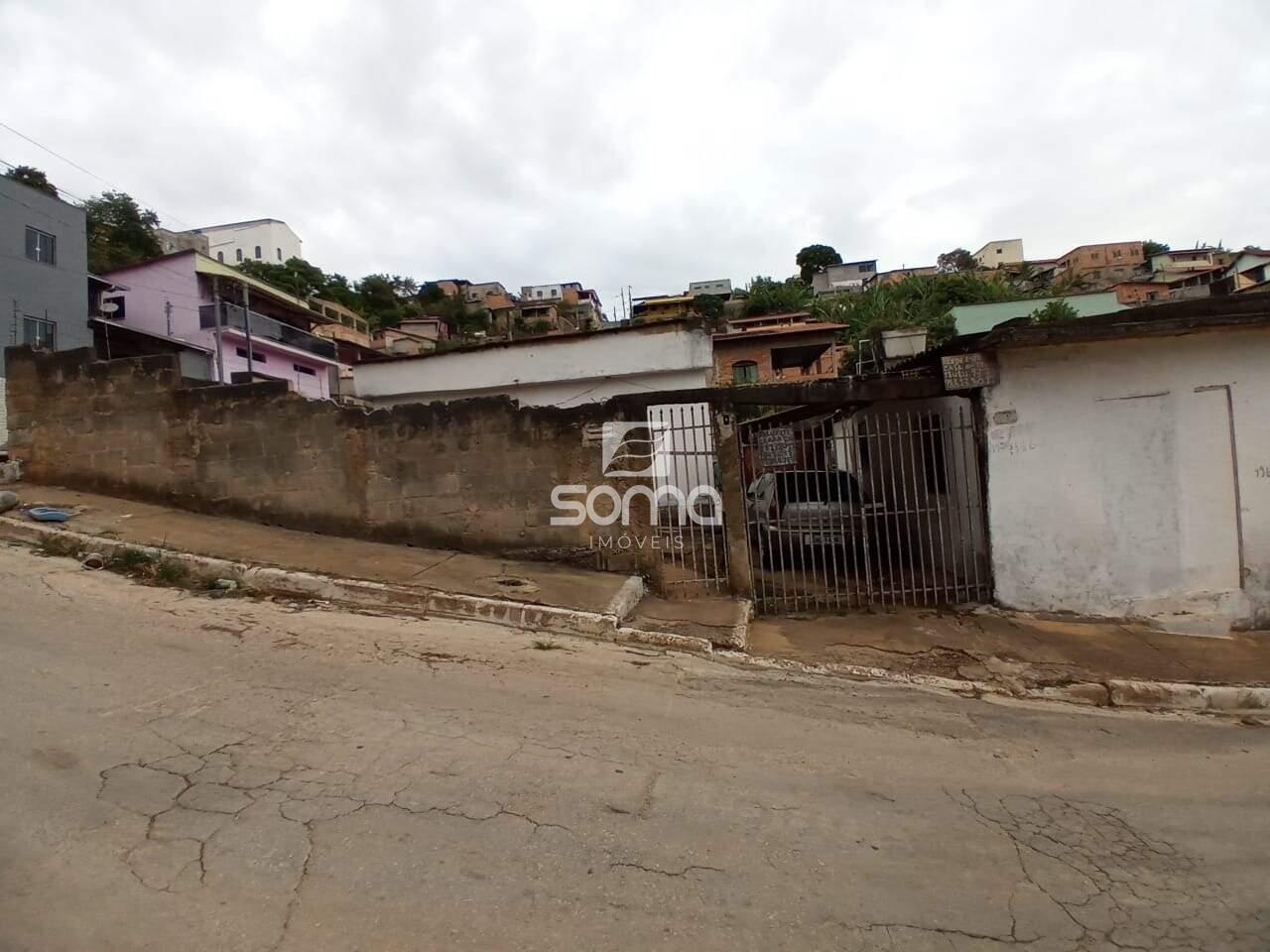 Casa à venda no Célvia: 