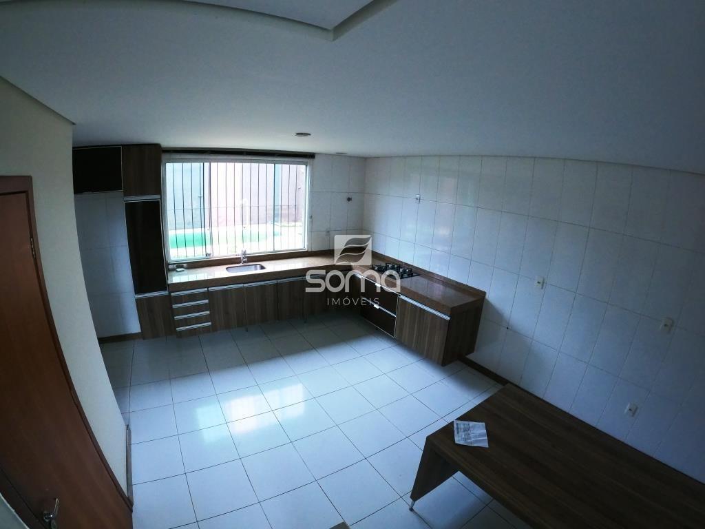 Casa para aluguel no Condominio Rosa dos Ventos: 