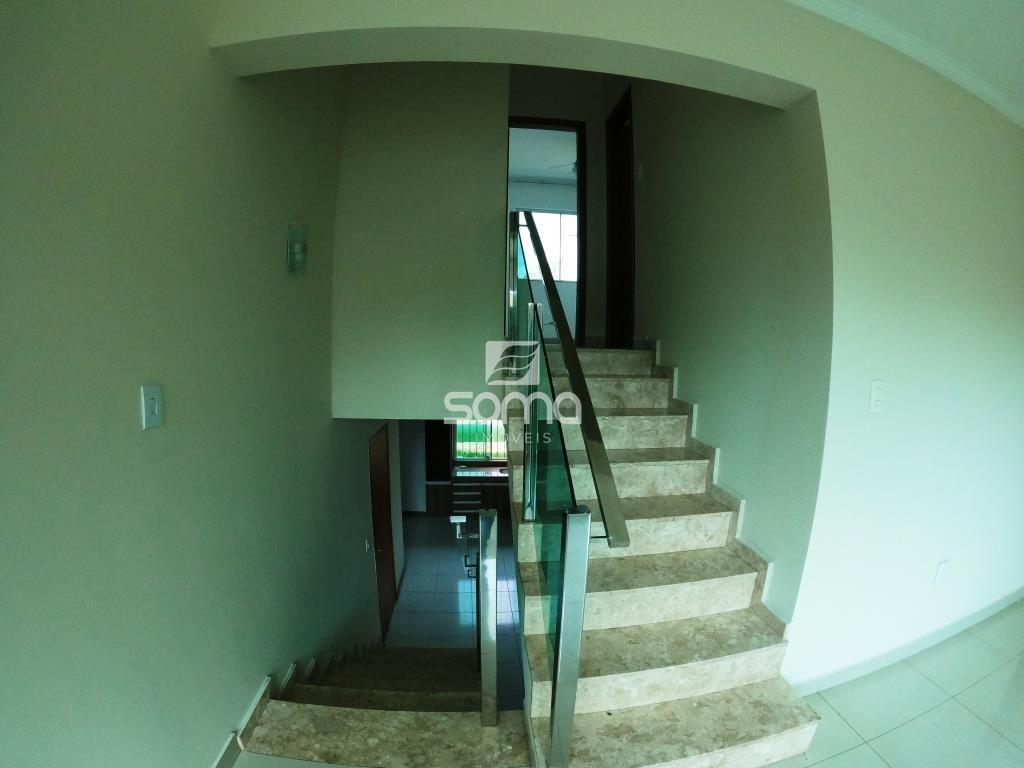 Casa para aluguel no Condominio Rosa dos Ventos: 