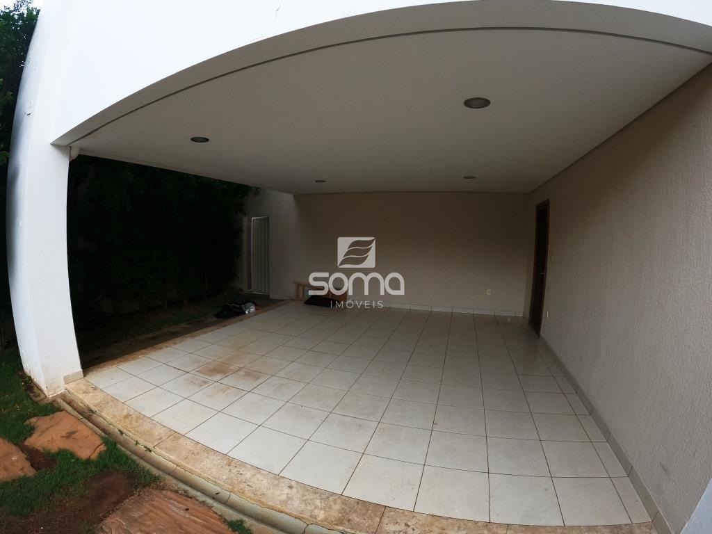 Casa para aluguel no Condominio Rosa dos Ventos: 