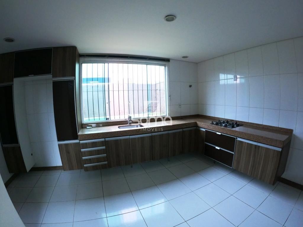 Casa para aluguel no Condominio Rosa dos Ventos: 