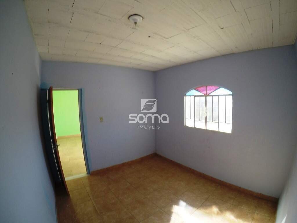 Casa à venda no Vila Esportiva : 