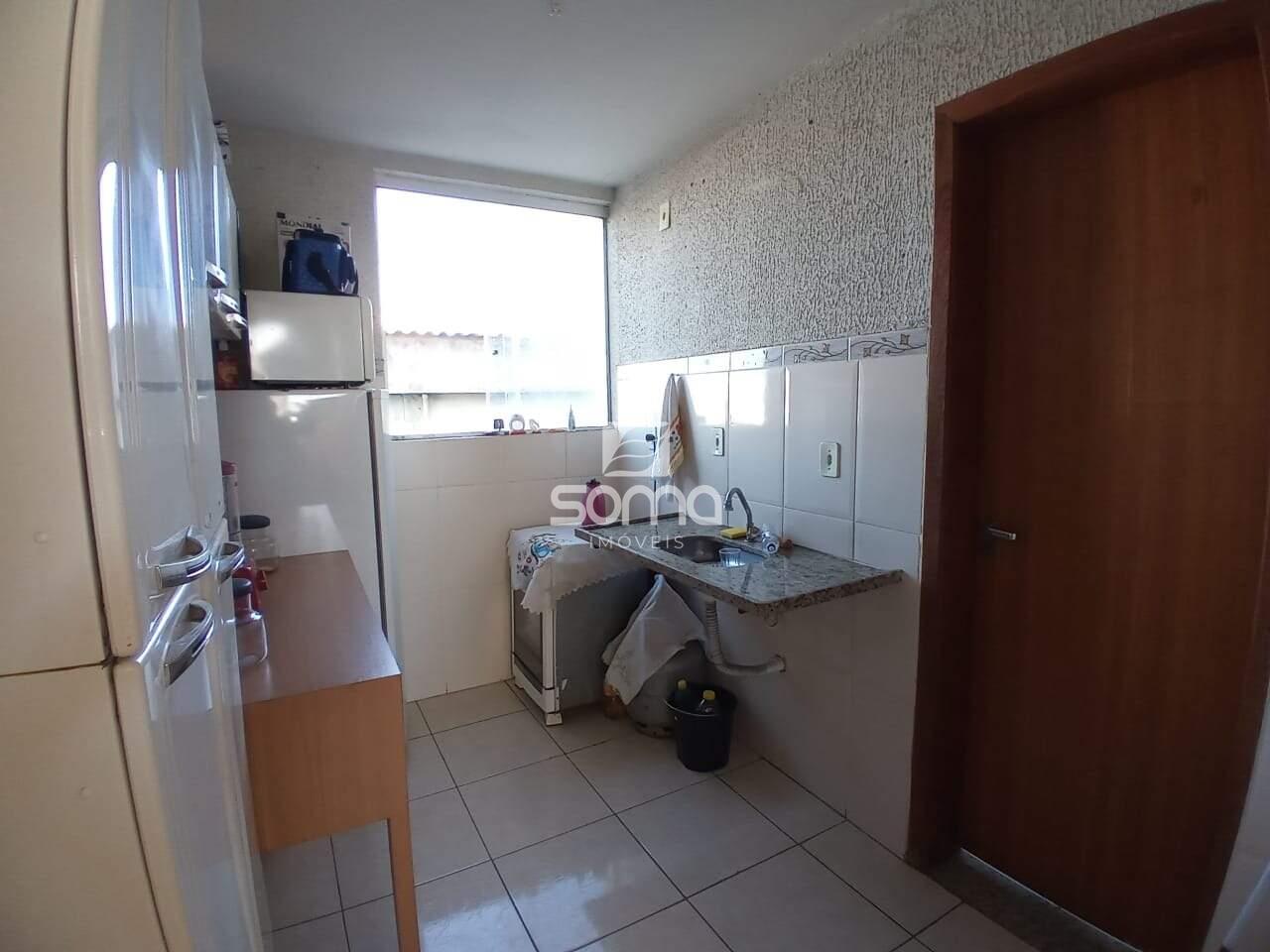 Apartamento à venda no Célvia: 