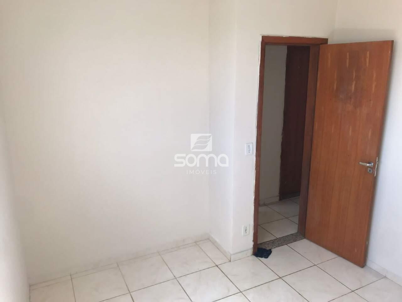 Apartamento à venda no Célvia: 