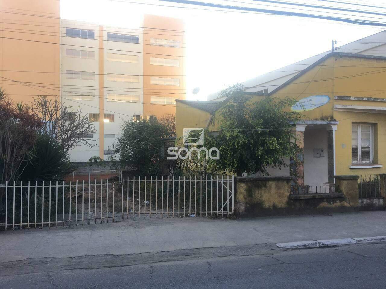 Terreno / Área à venda no Centro: 