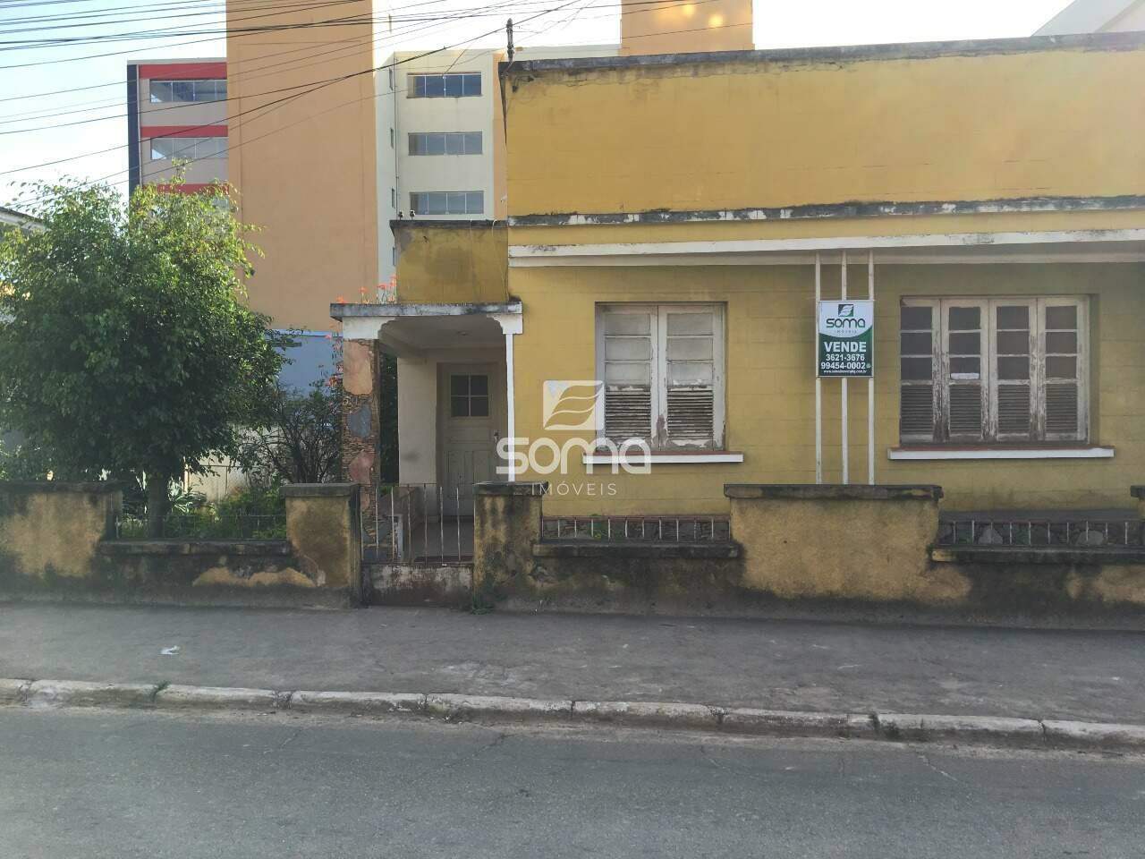 Terreno / Área à venda no Centro: 