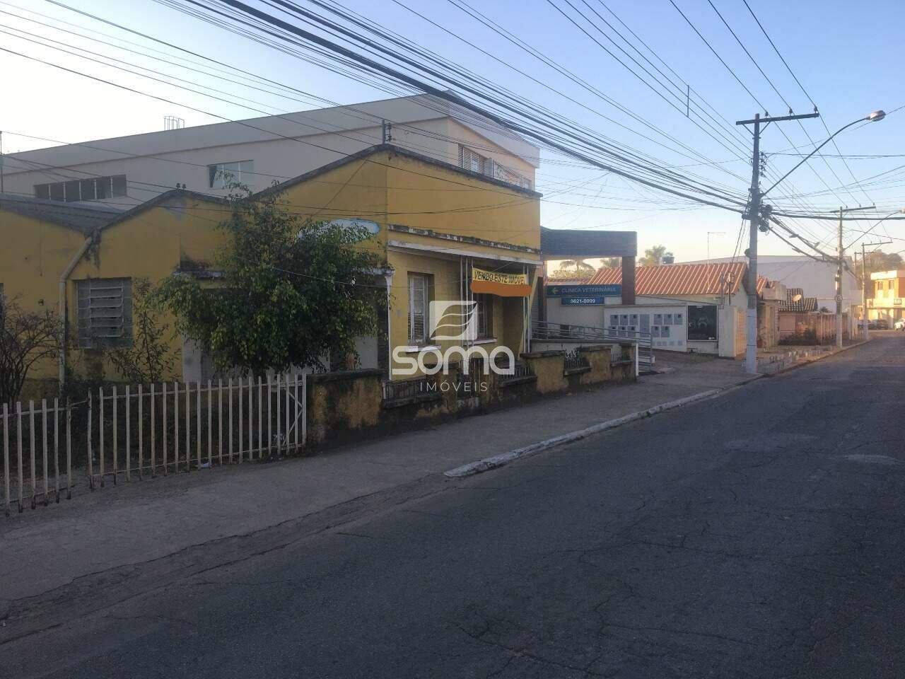 Terreno / Área à venda no Centro: 