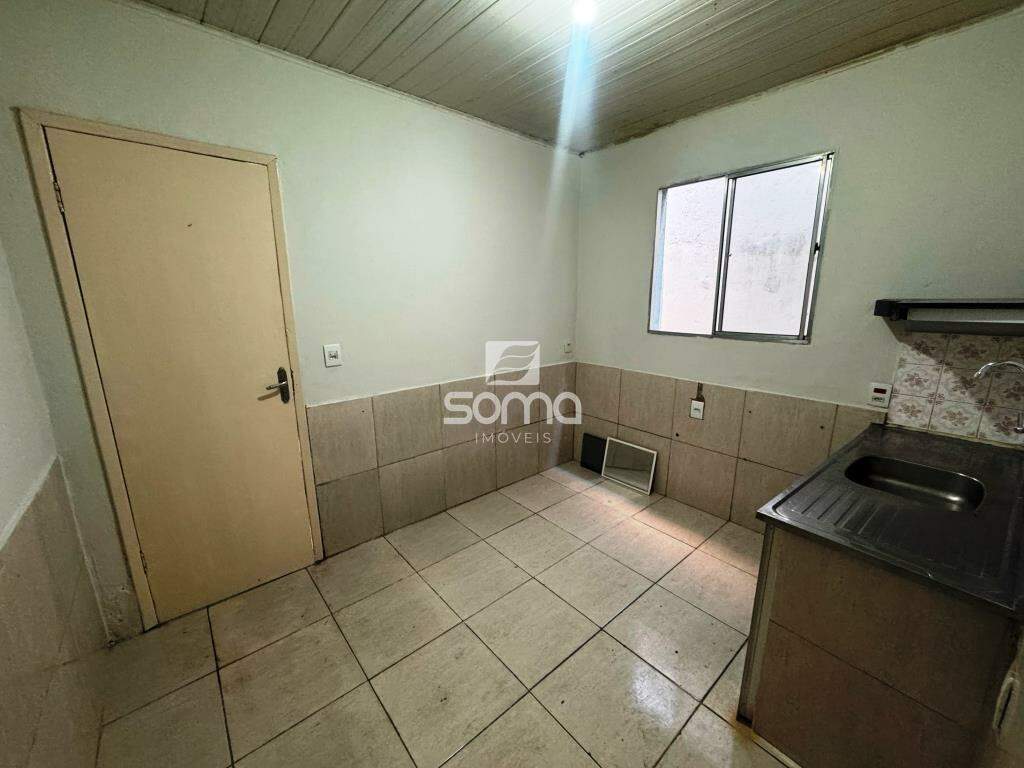 Casa para aluguel no Célvia: 