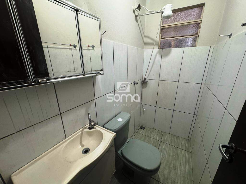 Casa para aluguel no Célvia: 