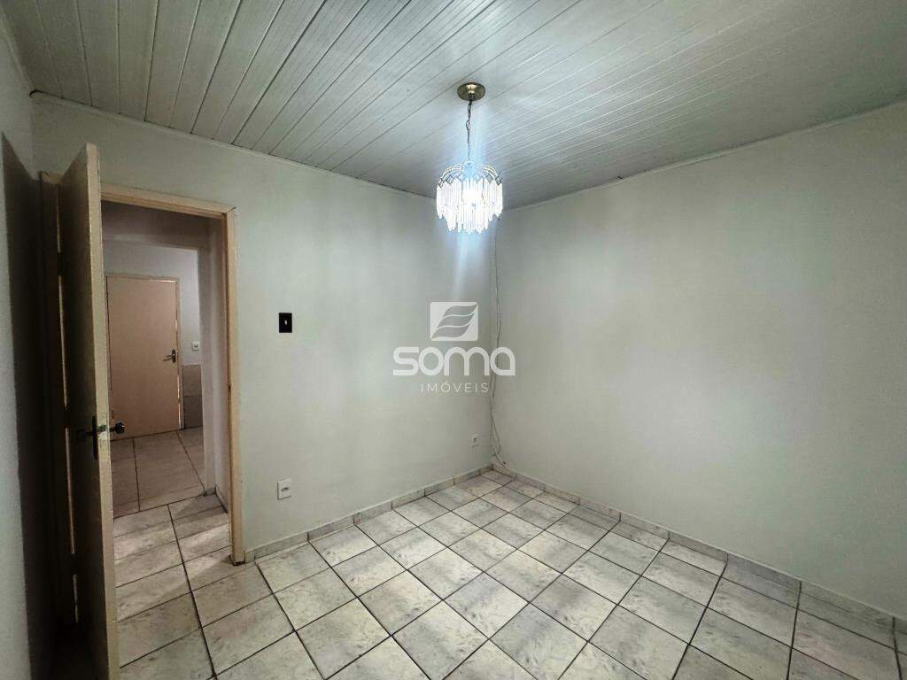 Casa para aluguel no Célvia: 