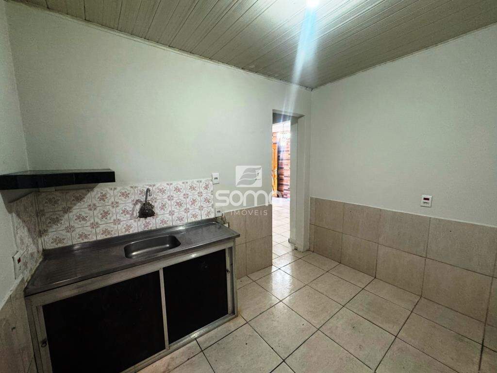 Casa para aluguel no Célvia: 