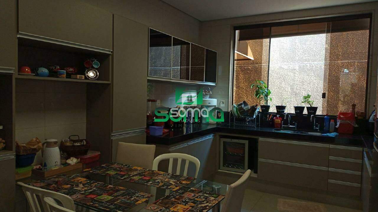 Casa em condomínio à venda no Condominio Rosa dos Ventos: 