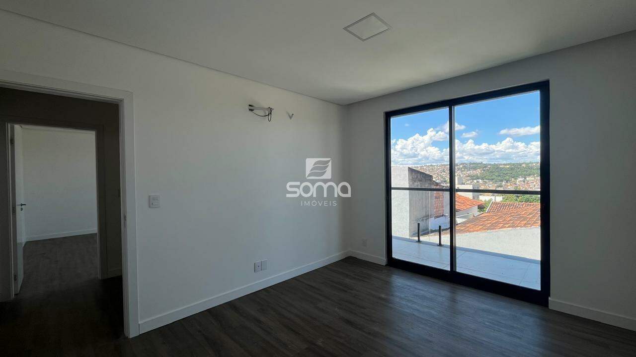 Casa em condomínio à venda no Condominio Rosa dos Ventos: 
