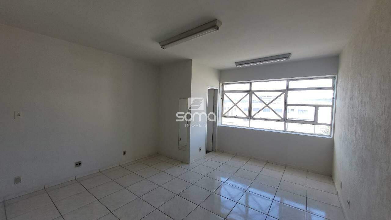 Sala para aluguel no Centro: