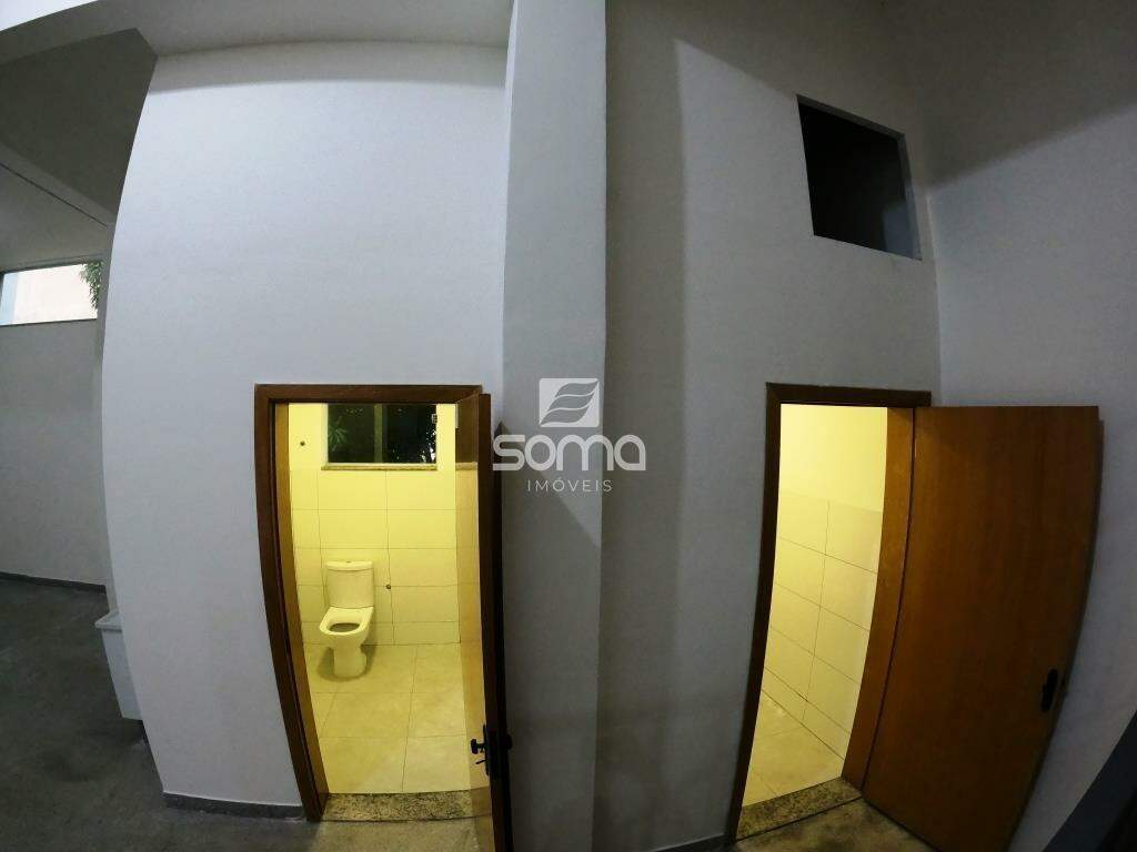 Loja para aluguel no Názia I: 