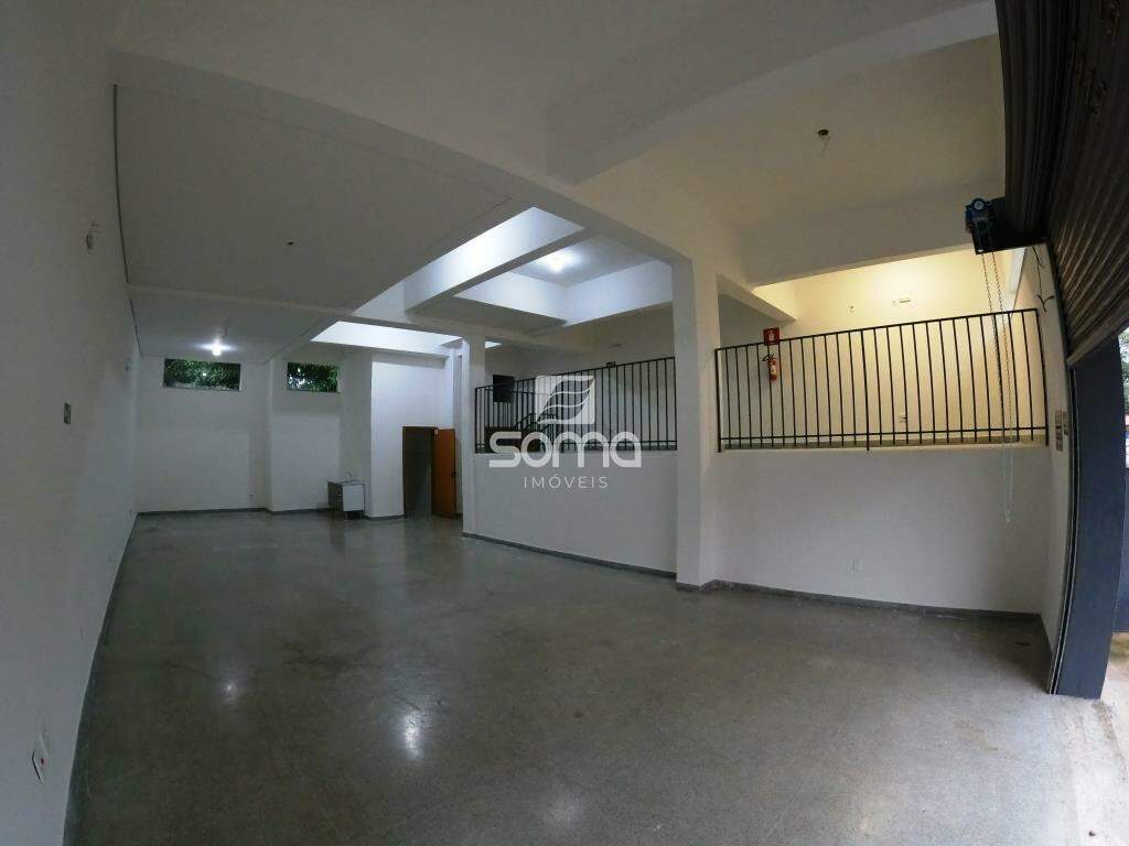 Loja para aluguel no Názia I: 