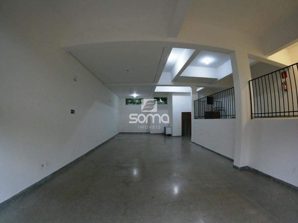 Loja para aluguel no Názia I: 