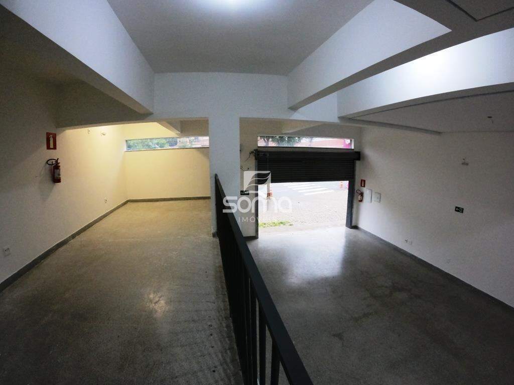 Loja para aluguel no Názia I: 