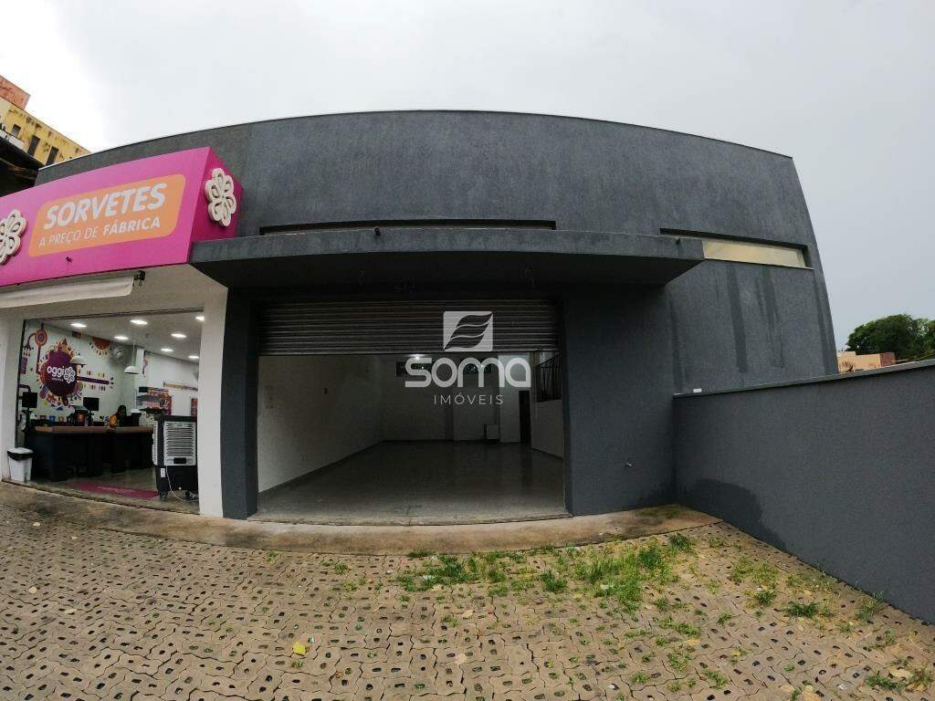 Loja para aluguel no Názia I: 