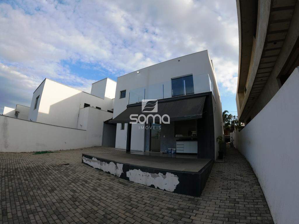 Casa em condomínio para aluguel no Rosa dos Ventos: 