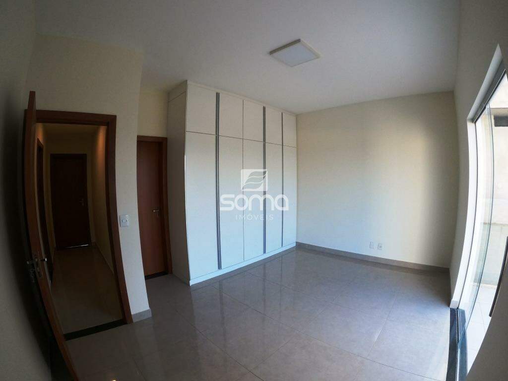 Casa em condomínio para aluguel no Rosa dos Ventos: 