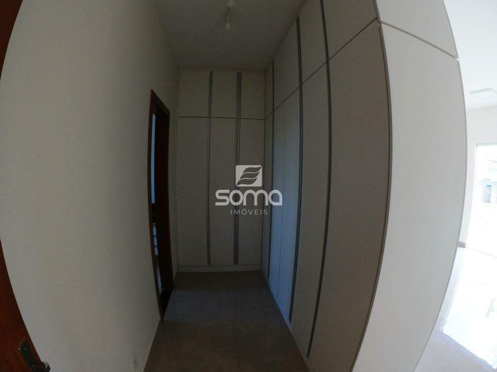 Casa em condomínio para aluguel no Rosa dos Ventos: 
