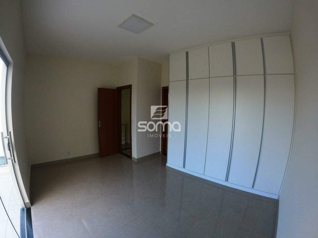 Casa em condomínio para aluguel no Rosa dos Ventos: 