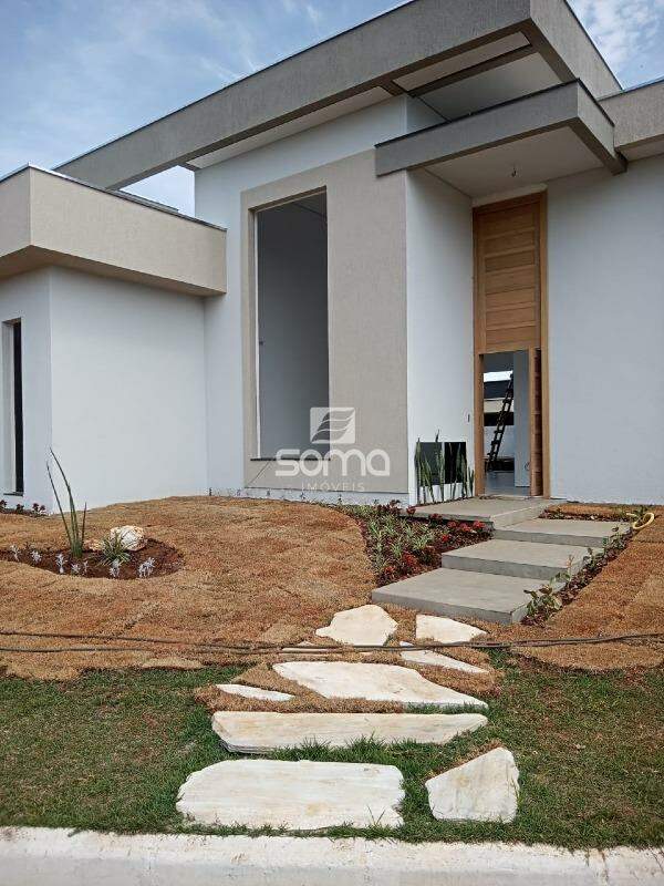Casa em condomínio à venda no Cond. Villas Park II: