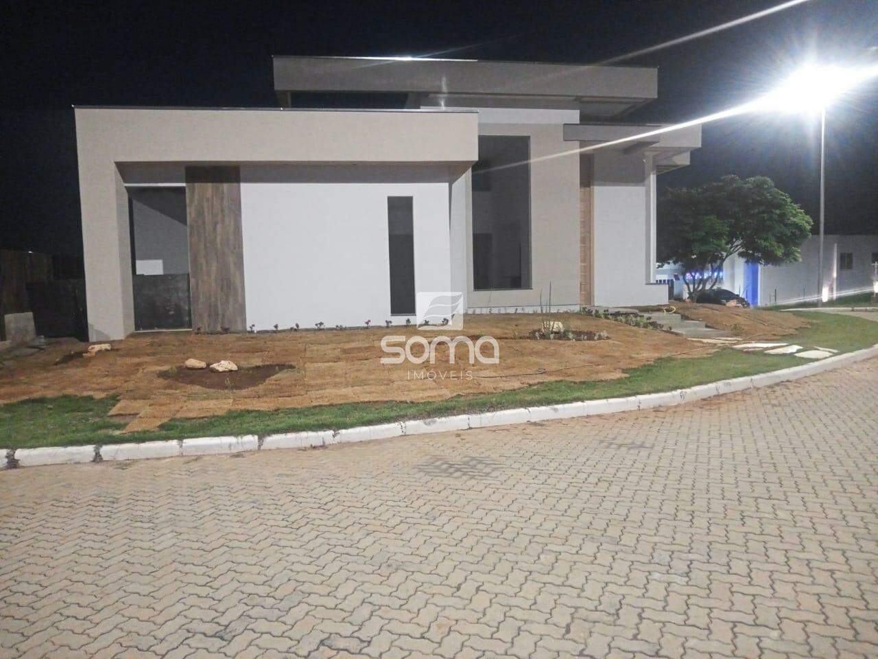 Casa em condomínio à venda no Cond. Villas Park II: