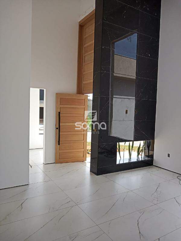 Casa em condomínio à venda no Cond. Villas Park II: